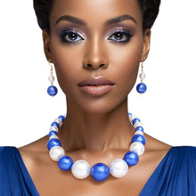 Load image into Gallery viewer, Blue and White Graduated Bubble Gum Pearls
