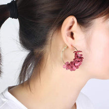 Load image into Gallery viewer, Petal Earrings
